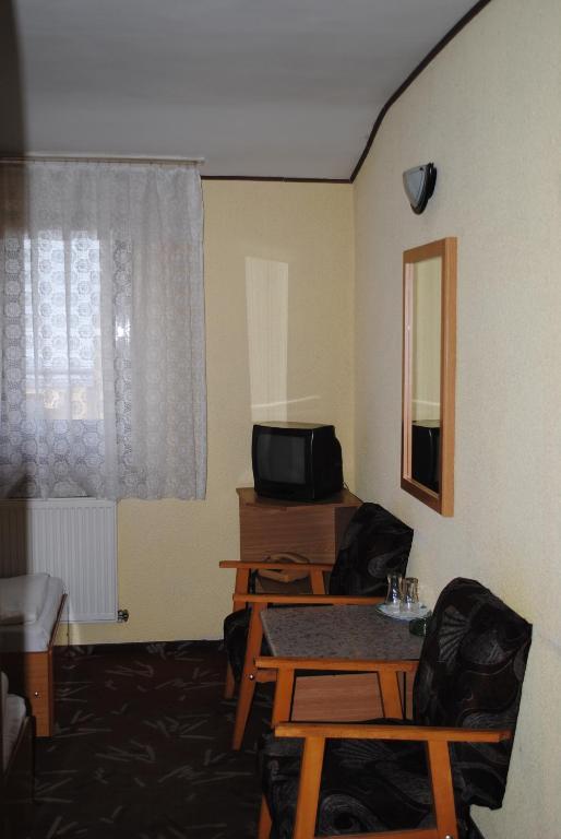 West Hotel